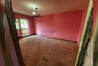 Apartament cu 3 camere decomandat în Ștefan cel Mare