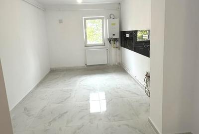 Apartament 4 camere, 2 bai, 82 mp, RENOVAT, instalatii noi, etaj 1 - 2