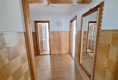Apartament 3 camere decomandat , zona Nord-Bacau - 9