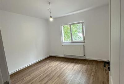 Apartament cu 4 camere decomandat în Dacia