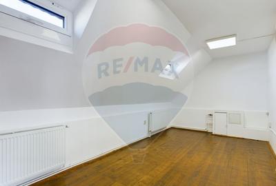 Casa cu 5 camere de inchiriat 210 mp | Eroii Revolutiei - 29