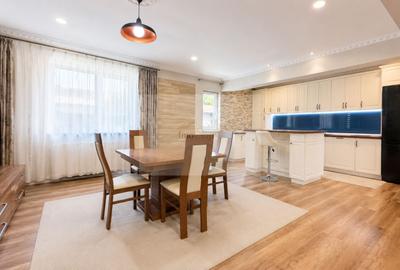 Apartament cu 4 camere decomandat, mobilat în Iris