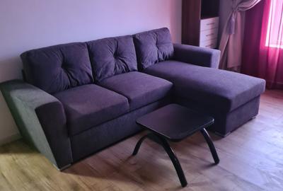 Apartament cu 3 camere semidecomandat, mobilat în P-ța Romană