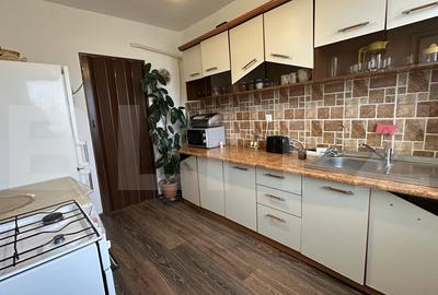 Apartament cu 3 camere decomandat, mobilat în Iosia