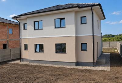 Duplex cu 3 camere în Remetea Mare