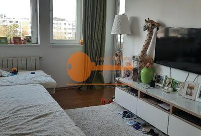 Apartament cu 2 camere semidecomandat, mobilat în Gorjului
