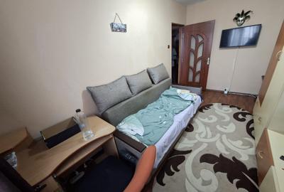 Apartament cu 1 camera decomandat, etajul 3/4, zona Podu Ros - 5