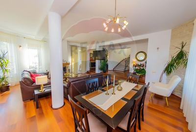 Casă elegantă în zonă exclusivistă, cu priveliște de vis - 2