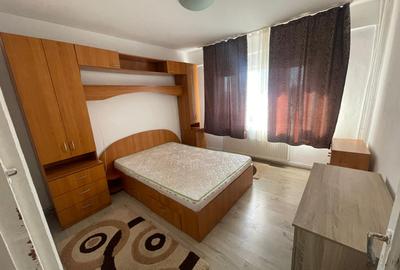 Apartament cu 3 camere decomandat, zona Mircea cel Batran - 1