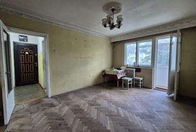 Apartament cu 3 camere semidecomandat în Tomis Nord