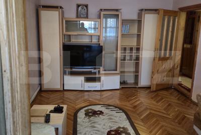 Apartament cu 3 camere decomandat, mobilat în Central