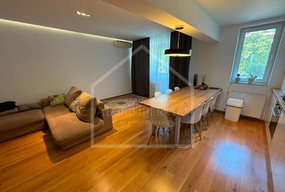 Apartament cu 3 camere decomandat, mobilat în Băneasa