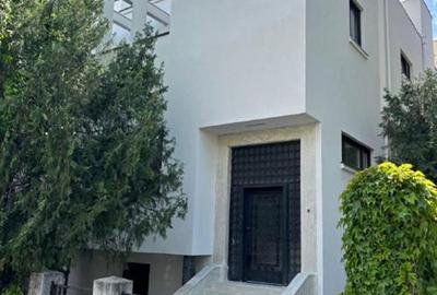 Birou, de 517 mp, în Arcul de Triumf
