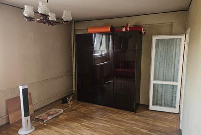 Bucur Obor - 7/10 - bloc mixt 1974, reabilitat, decomandata, balcon, 59900 € - 6