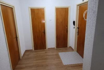 Apartament renovat - Piata Mihalache - 5