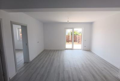 Casă cu 5 camere în Valea Lupului
