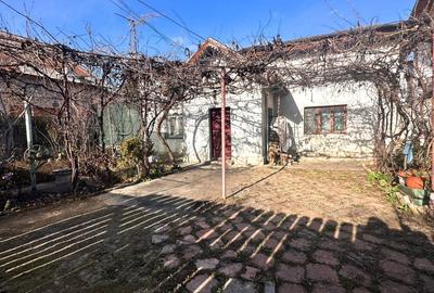 Casă individuală cu 4 camere în Central