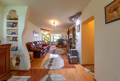 Apartament cu 3 camere decomandat, mobilat în Central