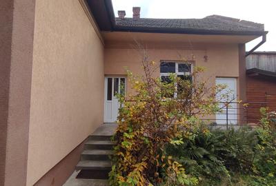 Vând casă cu teren generos în zona Gării - 2