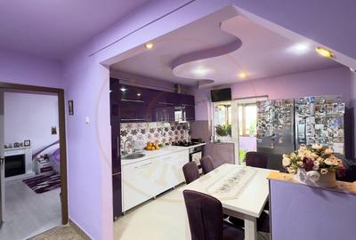 Apartament cu 3 camere decomandat, mobilat în Central