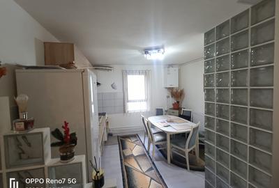 Apartament cu 3 camere și spațiu comercial de vânzare in Reghin str. Făgărașului - 1