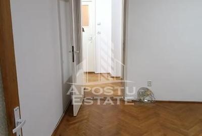 Apartament cu 3 camere semidecomandat în Take Ionescu