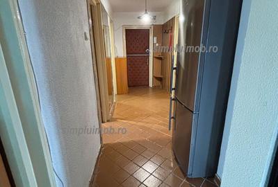 Decomandat 3 Camere Central Decebal - 11