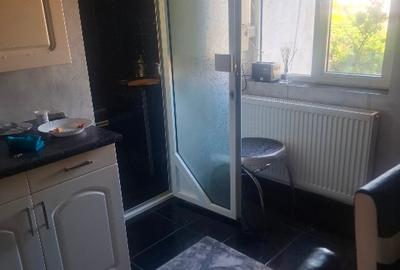 Vând Apartamen 4 camere - 4