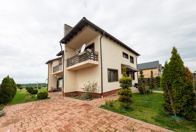 DE VANZARE - casă de familie deosebită în Sânpetru – teren de 1644 mp - 1