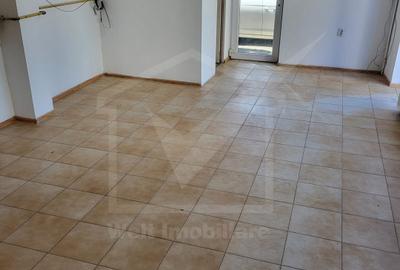 Spațiu comercial, 48 mp în Florești