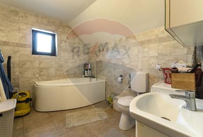 Casa de Poveste - Feldioara, str. Barsei/ 4 camere/ curte! - 33