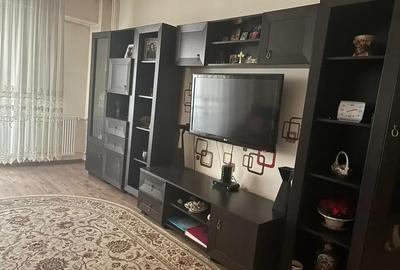 Apartament cu 3 camere decomandat, mobilat în Unirii