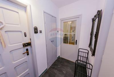 Apartament cu 3 camere de vanzare Victor Babeș etaj 1 - 4