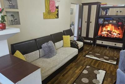 Apartament cu 2 camere semidecomandat, mobilat în Mircea cel Bătrân