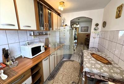Apartament decomandat cu 3 camere 2 balcoane si pivnita in Valea Aurie - 7
