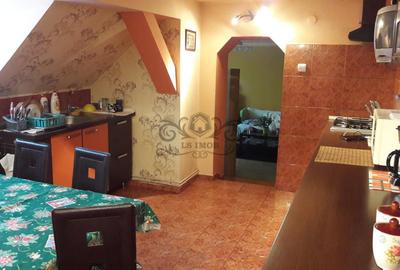Vand casa cu 3 apartamente Brasovul Vechi, Blumana ideala pentru clinica. - 7