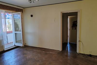 Apartament 2 camere liber la vanzare zona Astra - Planete