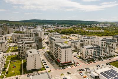 Apartament cu 3 camere decomandat în Libertății