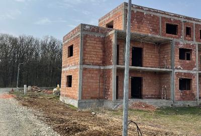 PROPRIETAR, persoana juridica, BLOC 7 ap + ! SAD la parter, langa PADURE si LAC - 1