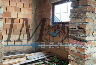 Casa de vanzare la rosu in Stremt, aproape de Alba Iulia - 2