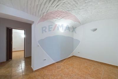 De vanzare Casa Vila București S+P+M in Sector 1 - 25