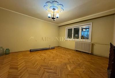 Apartament 3 camere decomandat, zona Girocului.