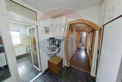 Apartament cu 3 Camere Decomandat – pe Strada George Coșbuc - 7