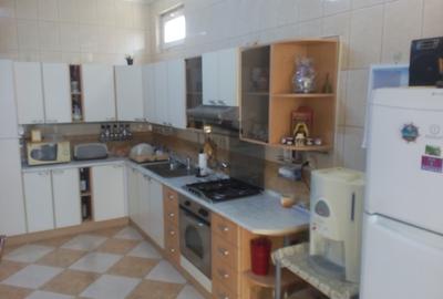 Izbiceni-Damaroaia-Casa Presei,P+E+M,zona verde,aerisita,casa luminoasa,6 camere - 13