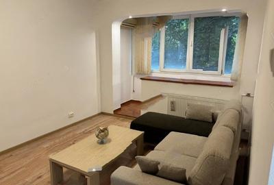 Apartament cu 2 camere semidecomandat, mobilat în Berceni