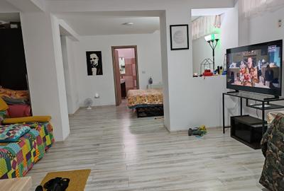 Apartament 2 camere in bloc vila zona Central