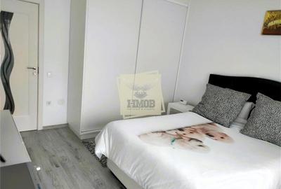 Apartament cu 3 camere decomandat, mobilat în Exterior Sud