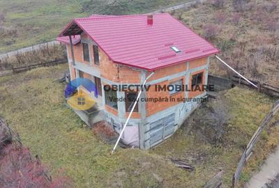 Vila la rosu  + teren 500 mp de vânzare – Zona Fermelor - 3