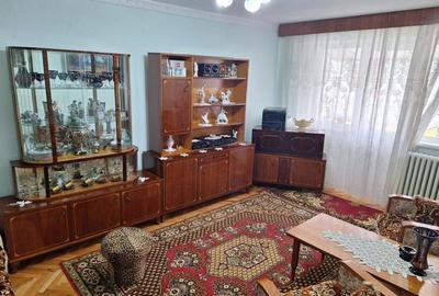 Apartament cu 3 camere decomandat în Plantelor