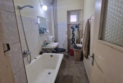 Apartament cu 3 camere decomandat în Bd. Independenței